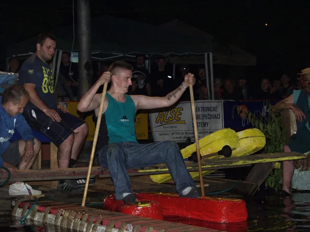 Ledecká lávka 20130705 – p7054337.jpg